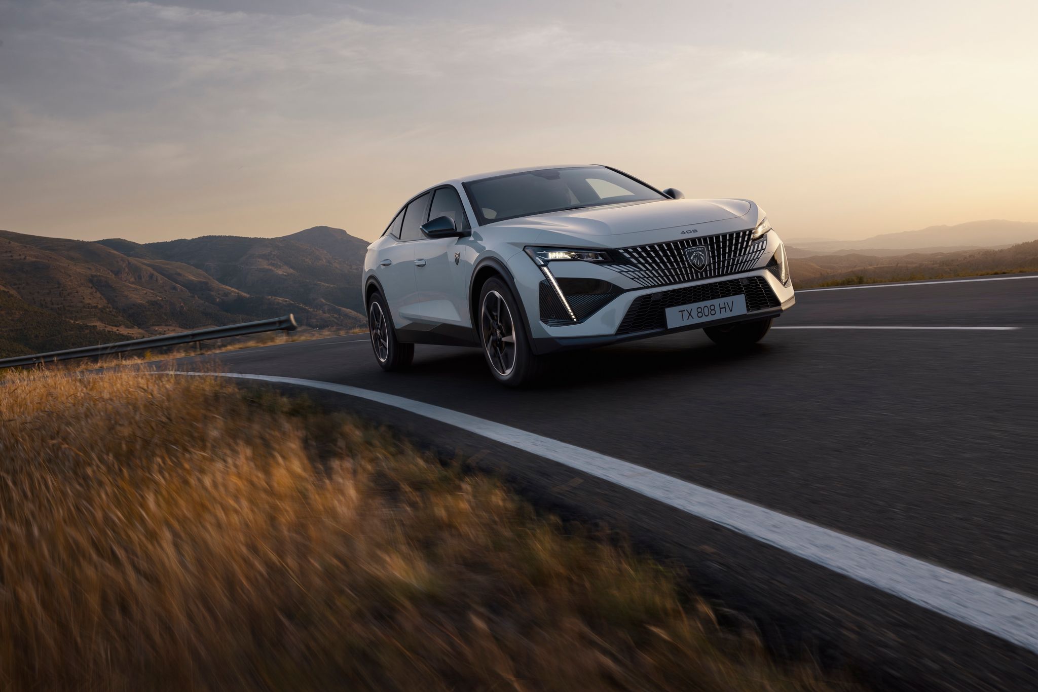 Peugeot 408 jetzt auch als E-Version im Handel