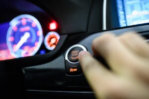Motor aus beim Halten: Wann ist das ein Muss?